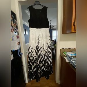 Morgan & Co. formal dress/Gown